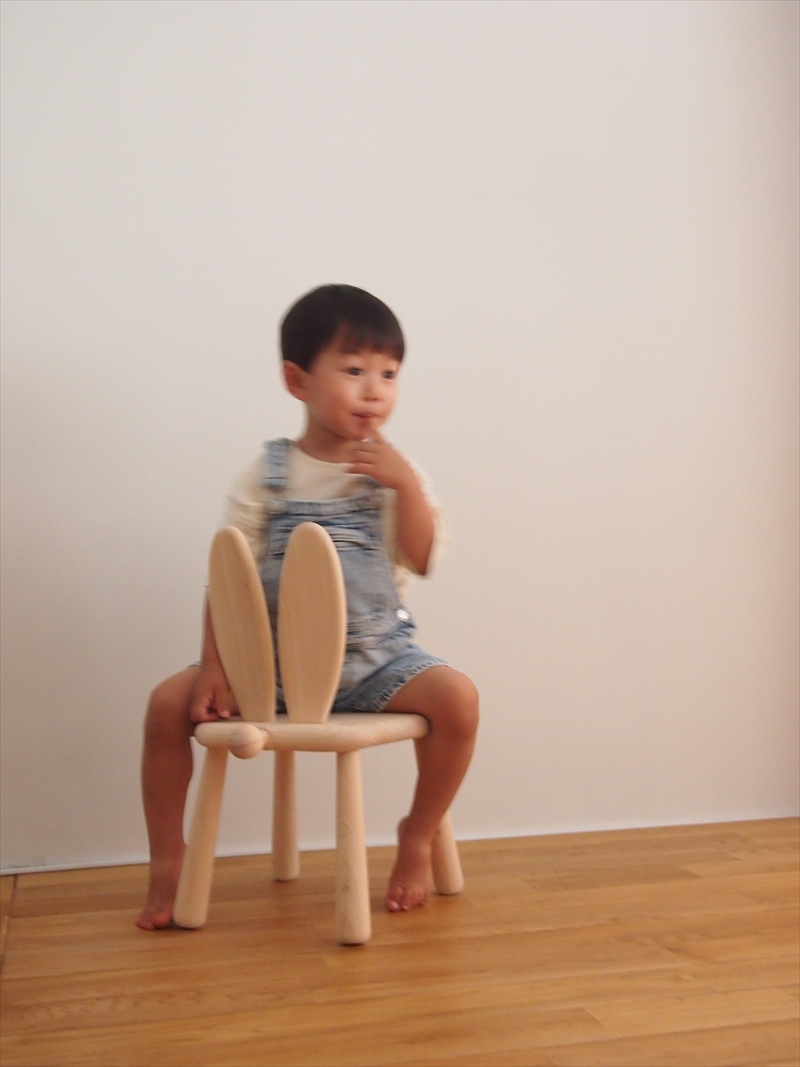 【うさぎのいす　栃木県産ひのき】職人の手により作られたうさぎの形のお子様向け椅子。国産　建彦木工【栃木県足利市】 F7Z-707
