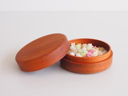 【小箱マカロン70サイズ　オーク】旋盤の「削る」技術を利用した小さな丸い箱　国産　建彦木工　直径70mm×30mm【栃木県足利市】 F7Z-701