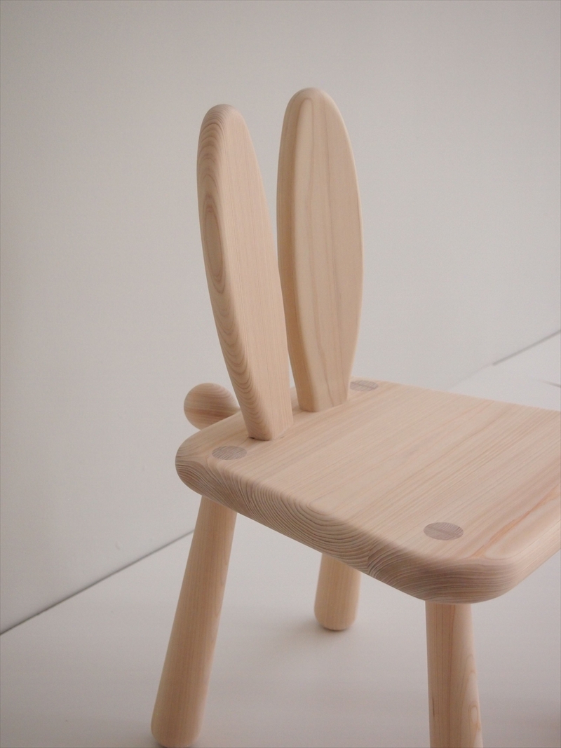 【うさぎのいす　栃木県産ひのき】職人の手により作られたうさぎの形のお子様向け椅子。国産　建彦木工【栃木県足利市】 F7Z-707