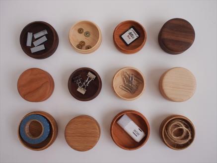 【小箱マカロン70サイズ　オーク】旋盤の「削る」技術を利用した小さな丸い箱　国産　建彦木工　直径70mm×30mm【栃木県足利市】 F7Z-701