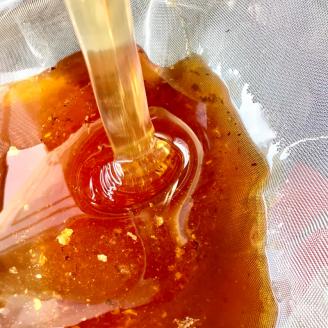 【定期便６ヵ月】【純国産・非加熱はちみつ】季節の花々からの恵みを蓄えた百花はちみつ【 ハチミツ 家庭用 お中元 敬老の日 栃木県 足利市 】 F7Z-1304