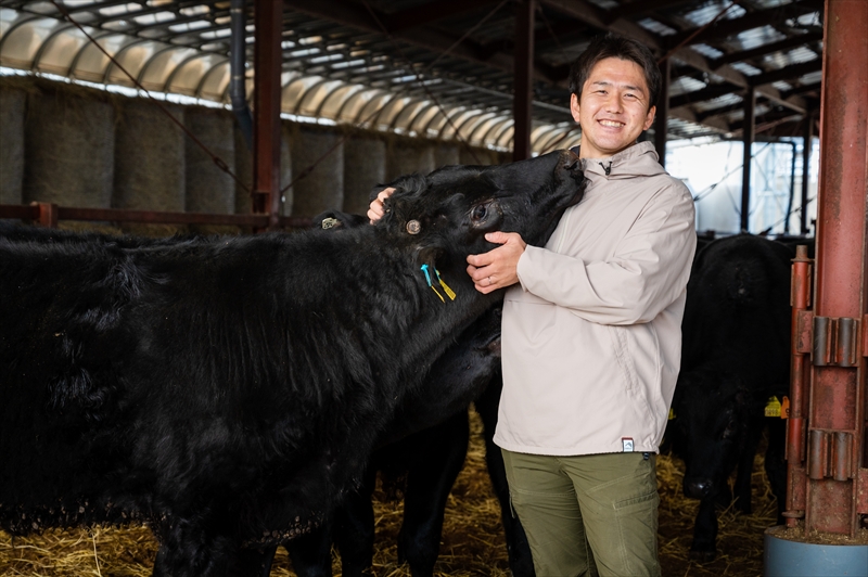 足利マール牛粗挽き生ハンバーグ5個セット【 ハンバーグ 牛 冷凍 お取り寄せ グルメ ギフト お中元 お歳暮 母の日 父の日 敬老の日 栃木県 足利市 】 F7Z-272