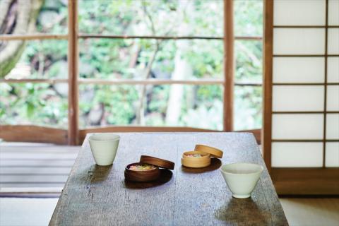 【小箱マカロン70サイズ　オーク】旋盤の「削る」技術を利用した小さな丸い箱　国産　建彦木工　直径70mm×30mm【栃木県足利市】 F7Z-701