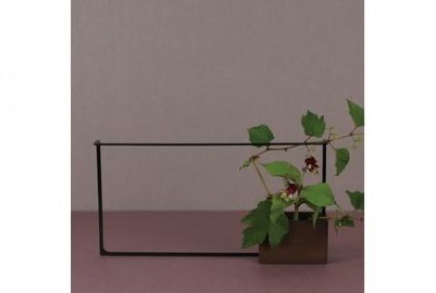 ALART〈アルアート〉　NOIR ノワール　04 曲 花器　インテリア　玄関やサイドボードに。木と金属を組み合わせた存在感のある花器　シンプル&モダンスタイル F7Z-235