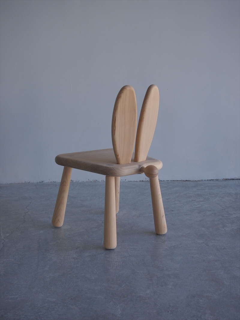 【うさぎのいす　栃木県産ひのき】職人の手により作られたうさぎの形のお子様向け椅子。国産　建彦木工【栃木県足利市】 F7Z-707