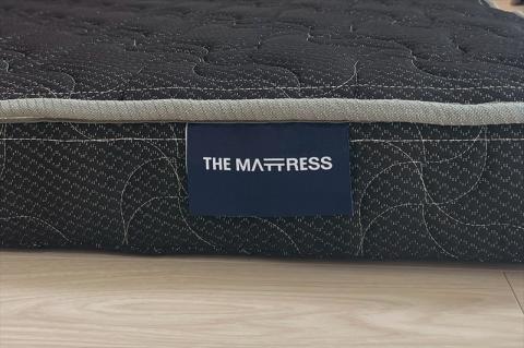 ザ・マットレス 三つ折りポケットコイルマットレス セミダブル 123×195cm 厚さ10cm ブラック F7Z-545