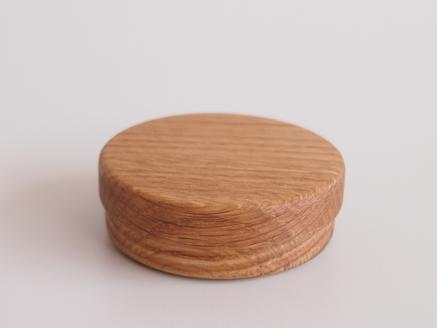 【シャーレ　オーク】持ち歩きにも便利な茶筒のような形状　国産　建彦木工　直径67mm×22mm【栃木県足利市】 F7Z-705