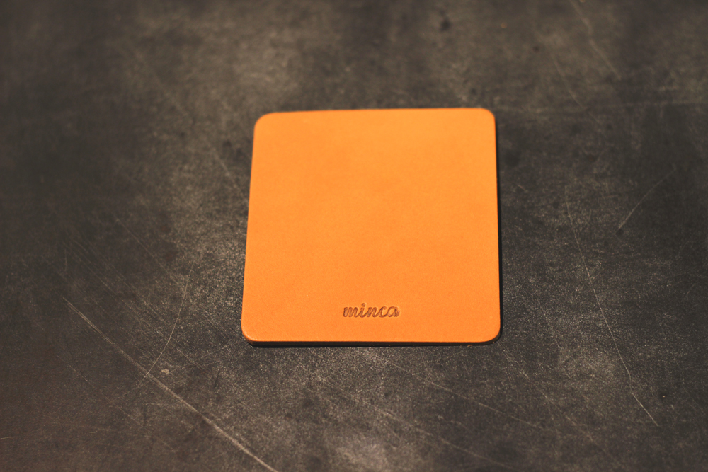 【minca】栃木レザーのコースター4枚セット  自宅、オフィス、キャンプシーンでのカフェタイムに/キャメル　667【日用品 人気 おすすめ 】