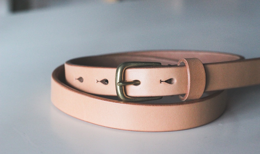 【minca】細幅20mmベルト/32インチ  栃木レザーの希少な「ハーネスレザー」使用の贅沢な1枚革のレザーベルト/タン(生成)/HL-B04/TAN【小物 ファッション 人気 おすすめ 】