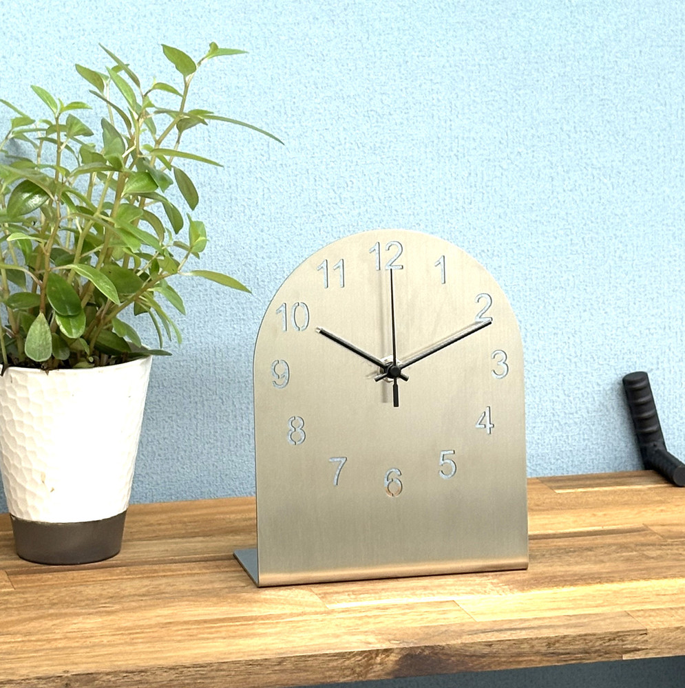 ステンレス 置き時計 針ブラック インテリア モダン スタイリッシュ 時計【雑貨 日用品 人気 おすすめ 】