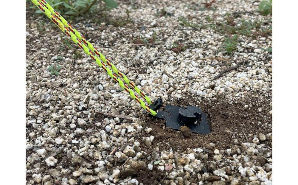 ねじペグ２５ｃｍ　ブラック　８本セット　キャンプ用ペグ　スパイラル　トルネード　アウトドア【アウトドアグッズ 人気 おすすめ 】