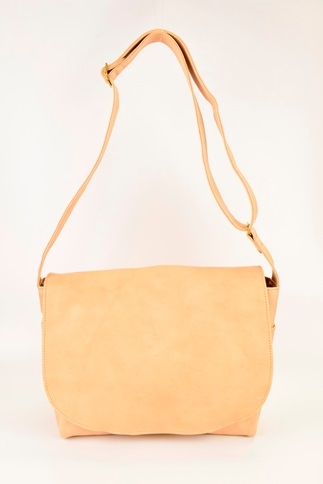 【minca】栃木レザーのショルダーバッグ01M 斜め掛け A4サイズ ソフトな手触り/Shoulder bag 01/M/タン(生成)　538【かばん ファッション 人気 おすすめ 】