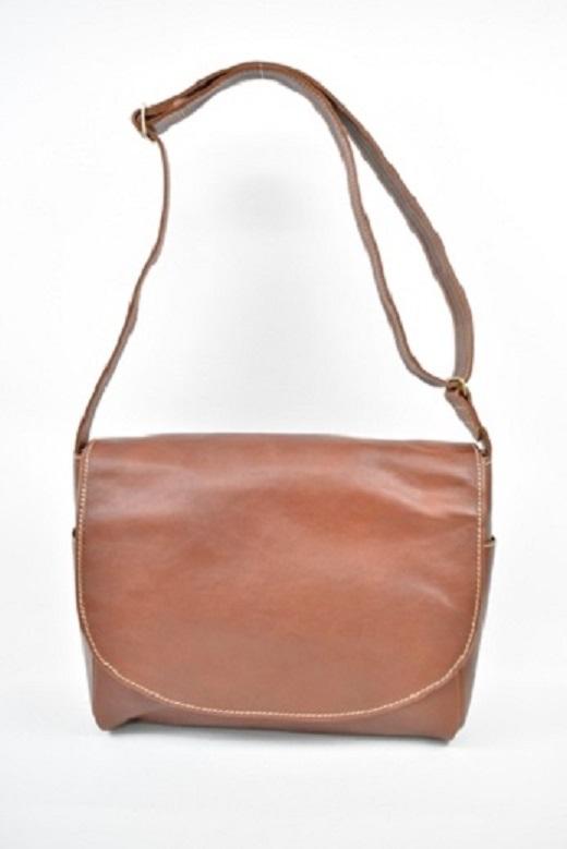 【minca】栃木レザーのショルダーバッグ01M 斜め掛け A4サイズ ソフトな手触り/Shoulder bag 01/M/チョコ　538【かばん ファッション 人気 おすすめ 】