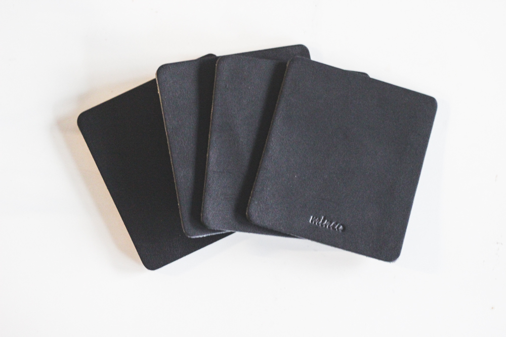 【minca】栃木レザーのコースター4枚セット  自宅、オフィス、キャンプシーンでのカフェタイムに/ブラック　667【日用品 人気 おすすめ 】