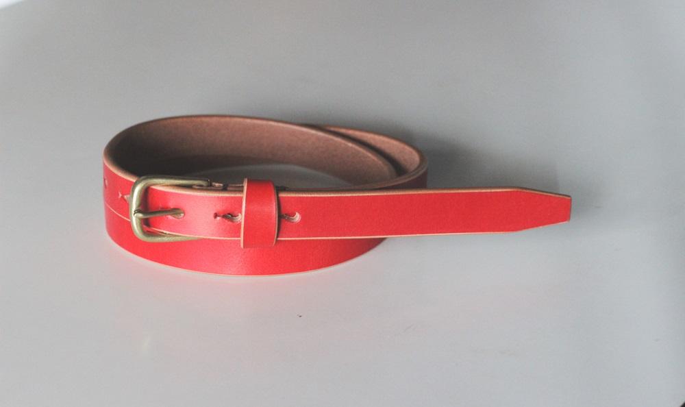 【minca】細幅20mmベルト/32インチ  栃木レザーの希少な「ハーネスレザー」使用の贅沢な1枚革のレザーベルト/レッド/HL-B04/RED　728【小物 ファッション 人気 おすすめ 】