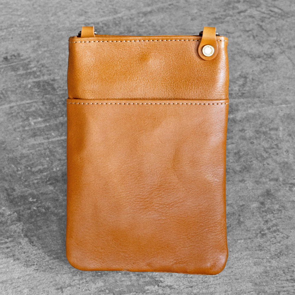 栃木レザー使用｜ソフトな手触り 本革 スマホショルダー｜Smartphone shoulder｜キャメル｜minca（全6色）