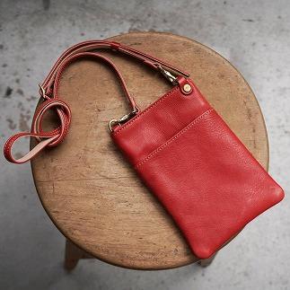 栃木レザー使用｜ソフトな手触り 本革 スマホショルダー｜Smartphone shoulder｜レッド｜minca（全6色）
