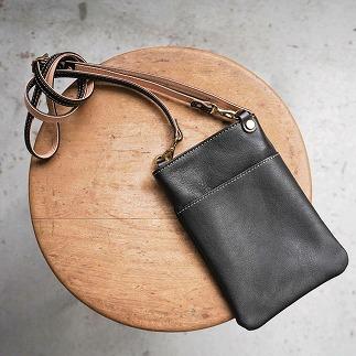 栃木レザー使用｜ソフトな手触り 本革 スマホショルダー｜Smartphone shoulder｜ブラック｜minca（全6色）