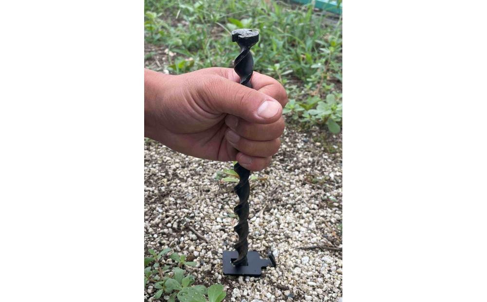 ねじペグ２５ｃｍ　ブラック　８本セット　キャンプ用ペグ　スパイラル　トルネード　アウトドア【アウトドアグッズ 人気 おすすめ 】