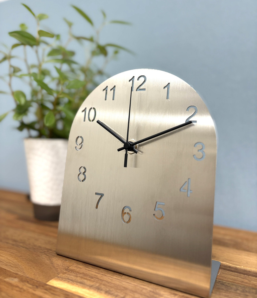 ステンレス 置き時計 針ブラック インテリア モダン スタイリッシュ 時計【雑貨 日用品 人気 おすすめ 】