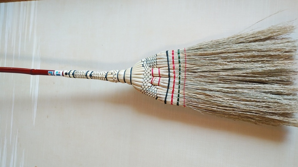 栃木県 伝統工芸品 指定　手作り ほうき　栃木産ほうき草使用「長柄ほうき」【雑貨 日用品 人気 おすすめ 】