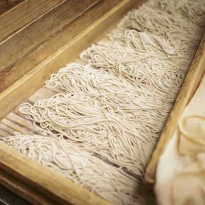 手打そばかみやま　冷凍生そば　1升【配送不可地域：離島】