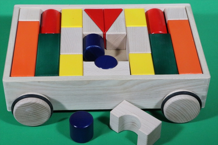 木製おもちゃ 引車積木