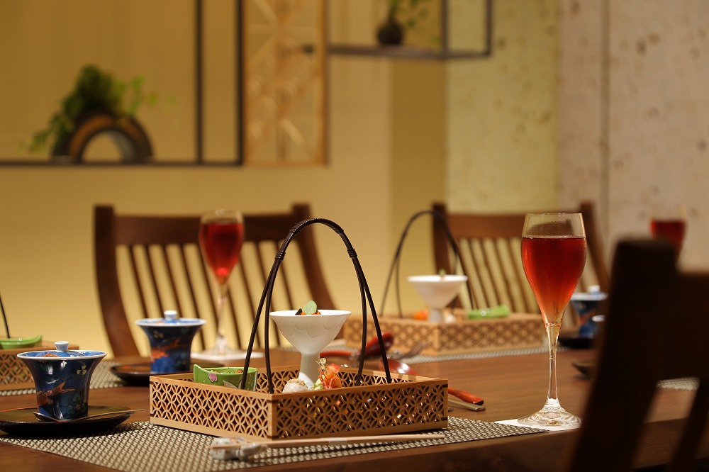 【鬼怒川温泉あさや】ペア宿泊券（八番館貴賓室 個室料亭で会席料理） | 宿泊券 旅館 ホテル 温泉 旅行 観光 クーポン 世界遺産 日光 有効期限2年間