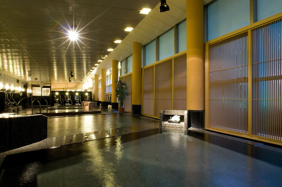 鬼怒川温泉ホテル ペア宿泊券【和室渓谷側】【夕食：個室でご用意（和会席）／朝食：ブッフェ】