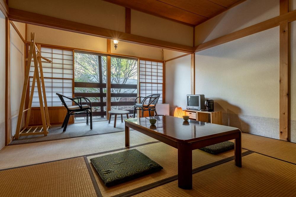 八丁の湯 ・ 山里の季節を愉しむ口福プラン 本館和室 2名様一室ご利用（1泊・2食付き）