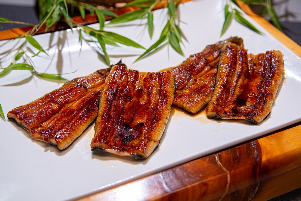 日本料理志ぶ家の うなぎ蒲焼き （タレ付き）