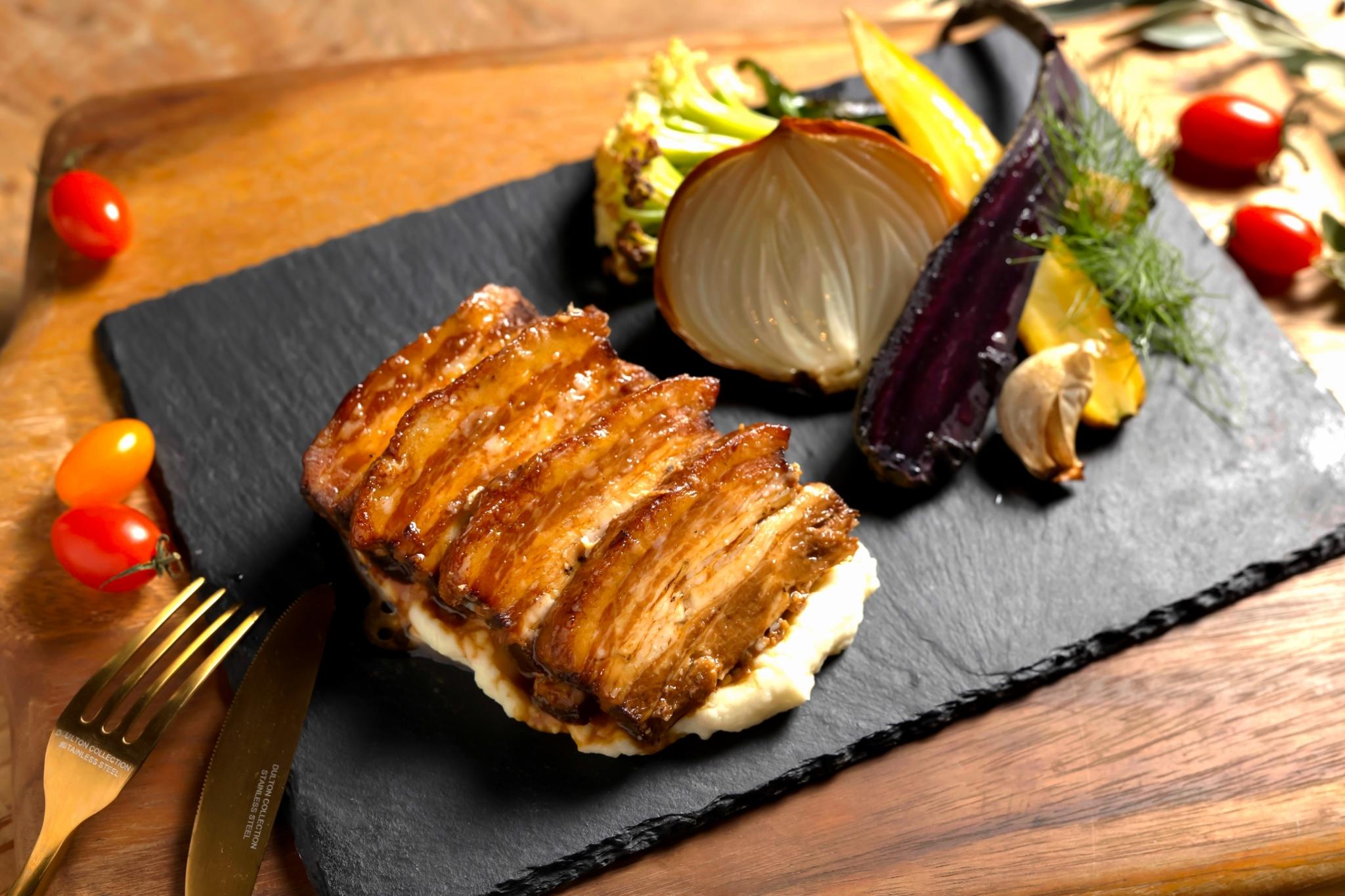 特製 手作り 豚肉ラグー [ 冷凍便 ] | 豚肉 ラグー 冷凍 手作り 特製 ディナー ごちそう お取り寄せ グルメ パスタ パン リゾット 赤ワイン煮 香味野菜 トマト煮込み 無添加 贅沢 ふるさと納税 栃木県 矢板市 【単品】| 9,000円