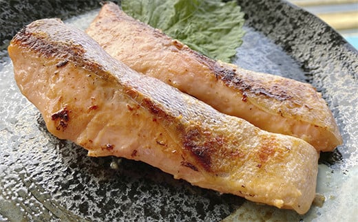 栃木県のブランド魚「プレミアムヤシオマス」丸1尾 新鮮 活け締め｜鮮魚 鱒 国産 産地直送  