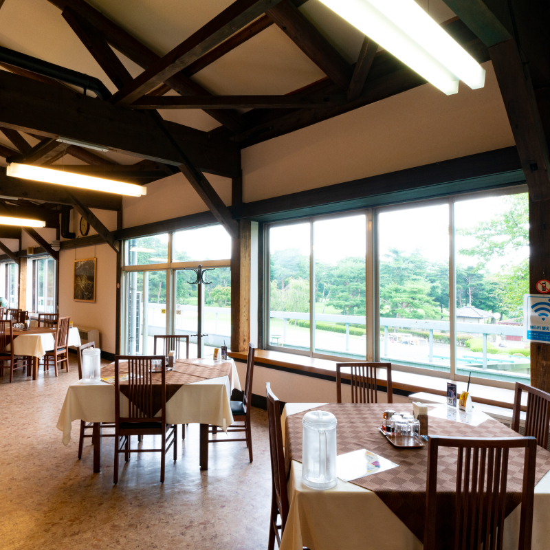 塩原カントリークラブ 土日祝祭日食事付セルフプレー券(1ドリンクサービス:2名様) ns028-003