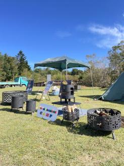 グランピングストーブ（S）＋薪入れ五徳（S）＋極厚グリルプレート（S）＋ステンレスヘラ（S）セット　アウトドア キャンプ 焚き火 たき火 たきび 焚火 ※着日指定不可