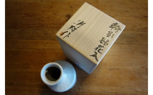 130-1 粉引砧花入