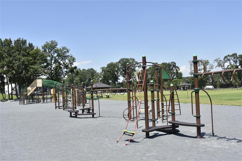 三王山ふれあい公園「オートキャンプ場　一般サイト」1泊2日コース  | チケット 宿泊券 アウトドア キャンプ 栃木県 特産品 下野市 しもつけ市