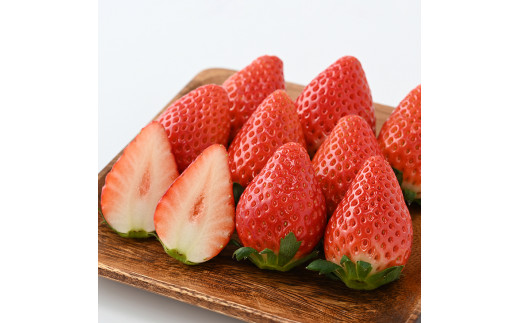 ＜先行予約＞ 鬼怒川の恵みをたっぷり受けた 栃木県上三川（かみのかわ）町産 スカイベリー【4パック】 いちご イチゴ 苺 スカイベリー ※2025年1月中旬～3月中旬頃に順次発送予定 ※離島への配送不可