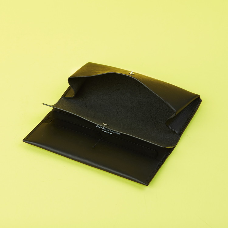 束入れ〈長財布〉