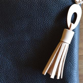 BB009-1-1　レザーサコッシュ　ブラック