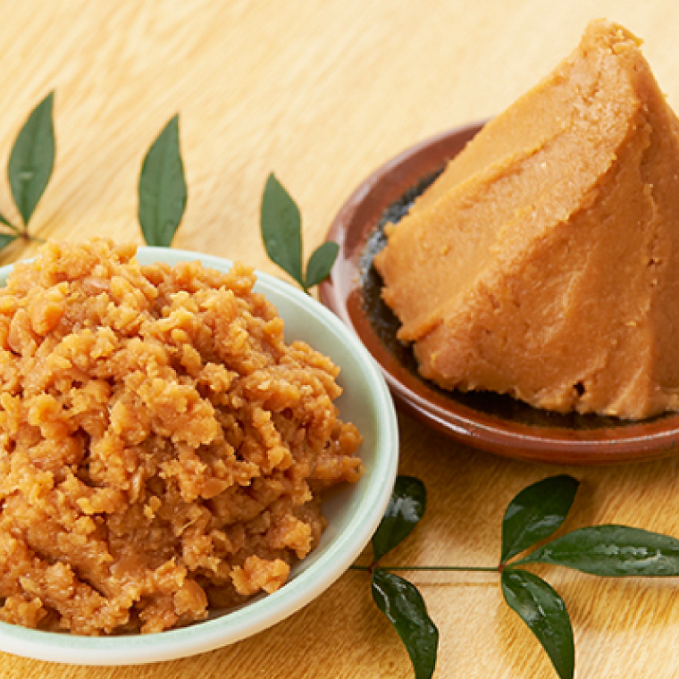 瀬尾糀店の特別醸造みそ＜20割麹みそ＞ 粗びき 薪焚き W酵母 米こうじ 益子陶器醸造 昔ながら（AK010）