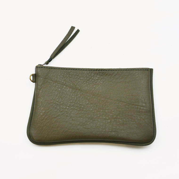益子の革工房maharoのファスナー通帳ケース　オリーブグリーン｜栃木県 益子町 ふるさと納税 ファスナー通帳ケース 牛革 手作り（AX139-6）
