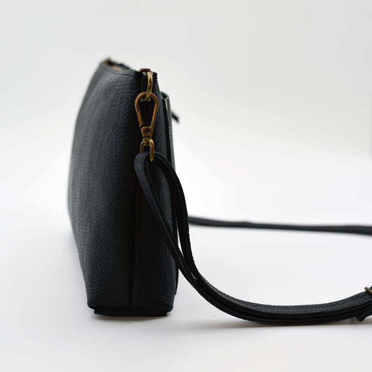 益子の革工房maharoのショルダーポーチ（M）ブラック｜栃木県 益子町 ふるさと納税 ショルダーポーチ 牛革 手作り（AX106-3）