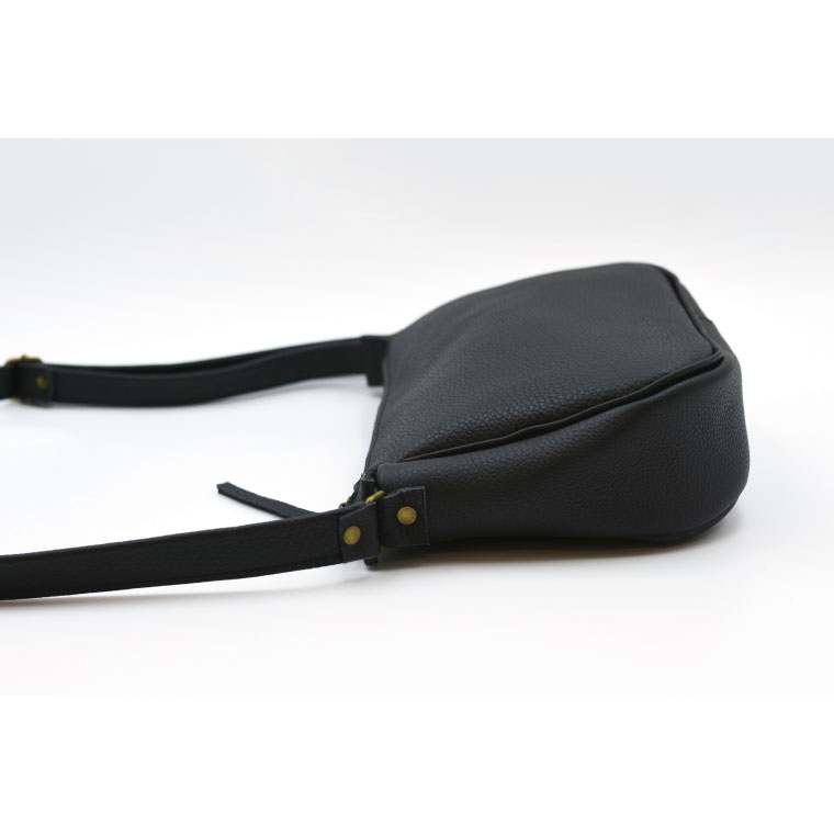 益子の革工房maharoのラウンドショルダーバッグ（M）ブラック｜栃木県 益子町 ふるさと納税 ショルダーバッグ バッグ 牛革 手作り (AX116-3)