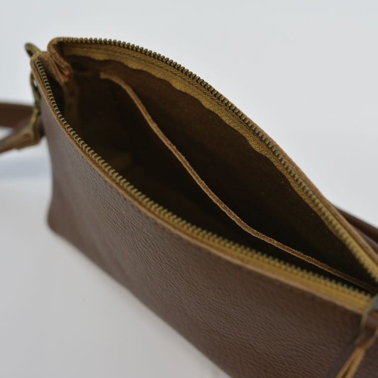 益子の革工房maharoのショルダーポーチ（S）キャメルブラウン｜栃木県 益子町 ふるさと納税 ショルダーポーチ 牛革 手作り（AX105-1）