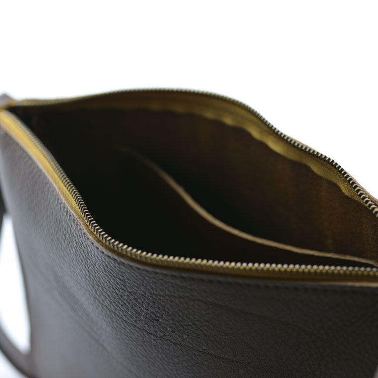 益子の革工房maharoのショルダーポーチ ワイド（L）キャメルブラウン｜栃木県 益子町 ふるさと納税 ショルダーバッグ バッグ 牛革 手作り (AX110-1)