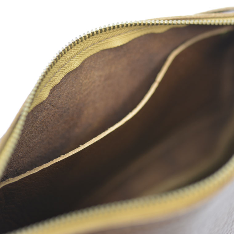 益子の革工房maharoのラウンドショルダーバッグ（S）キャメルブラウン｜栃木県 益子町 ふるさと納税 ショルダーバッグ バッグ 牛革 手作り (AX115-1)