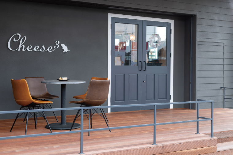 ベイクドチーズケーキとティラミスチーズケーキの冷凍ハーフ＆ハーフケーキ｜栃木県 益子町 ふるさと納税 チーズケーキ ティラミス ケーキ 冷凍ケーキ（CP002）