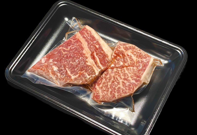 ≪鶏春≫ 那須黒毛和牛ドライエイジングステーキ用 2枚（600g）ドライエイジング ｜ もも肉 ステーキ 熟成 ドライエイジング とちぎ和牛 那須黒毛和牛 那須和牛 和牛 ミートショップ鶏春 栃木県 那須町 那須〔P-369〕