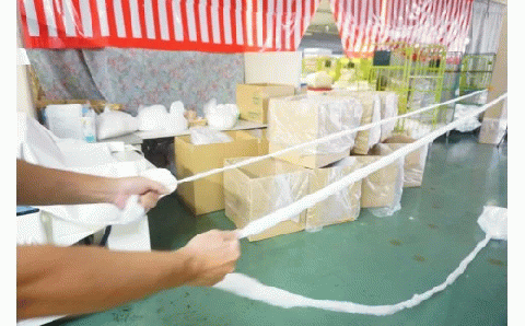 繭（まゆ）がシルク製品となる工程を体験！「シルク引っ張り体験」〈シルクが入った枕のお土産付き〉 F20E-285